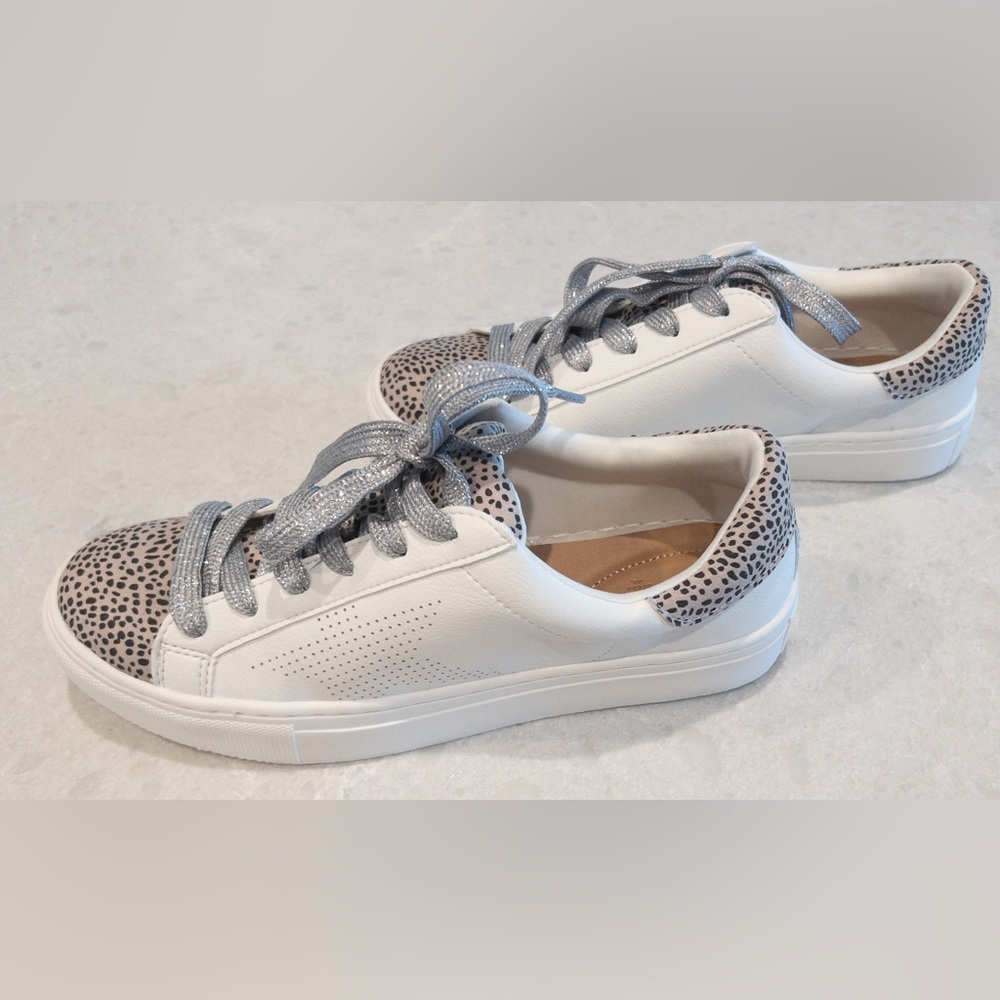 Women’s cheetah print shoes